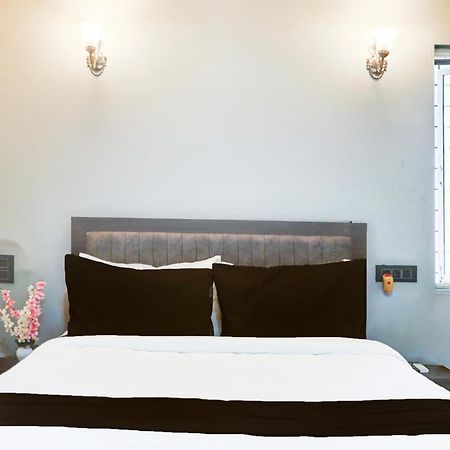 Hotel O The Highstreet Hometel Pune Bagian luar foto