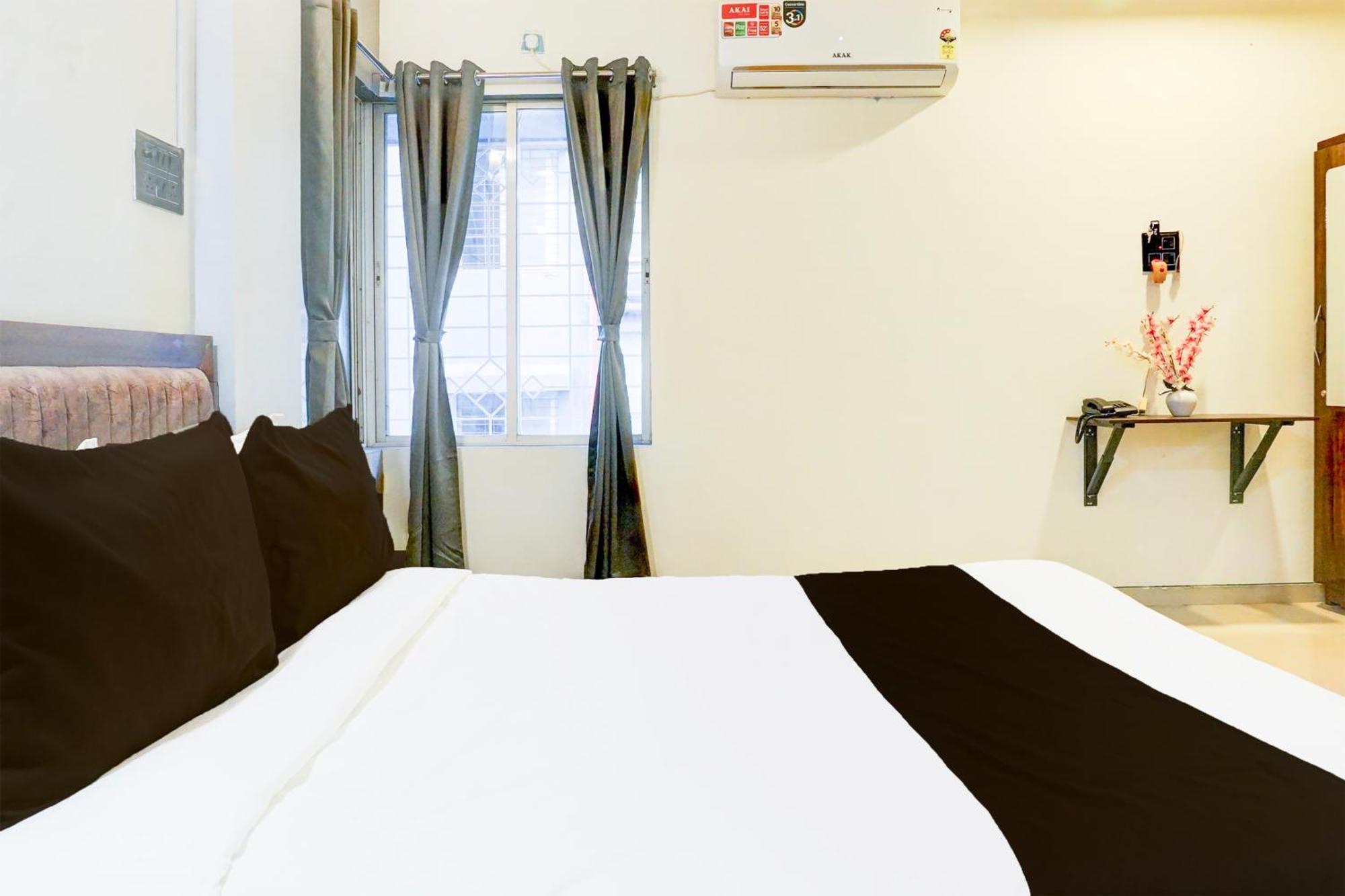 Hotel O The Highstreet Hometel Pune Bagian luar foto