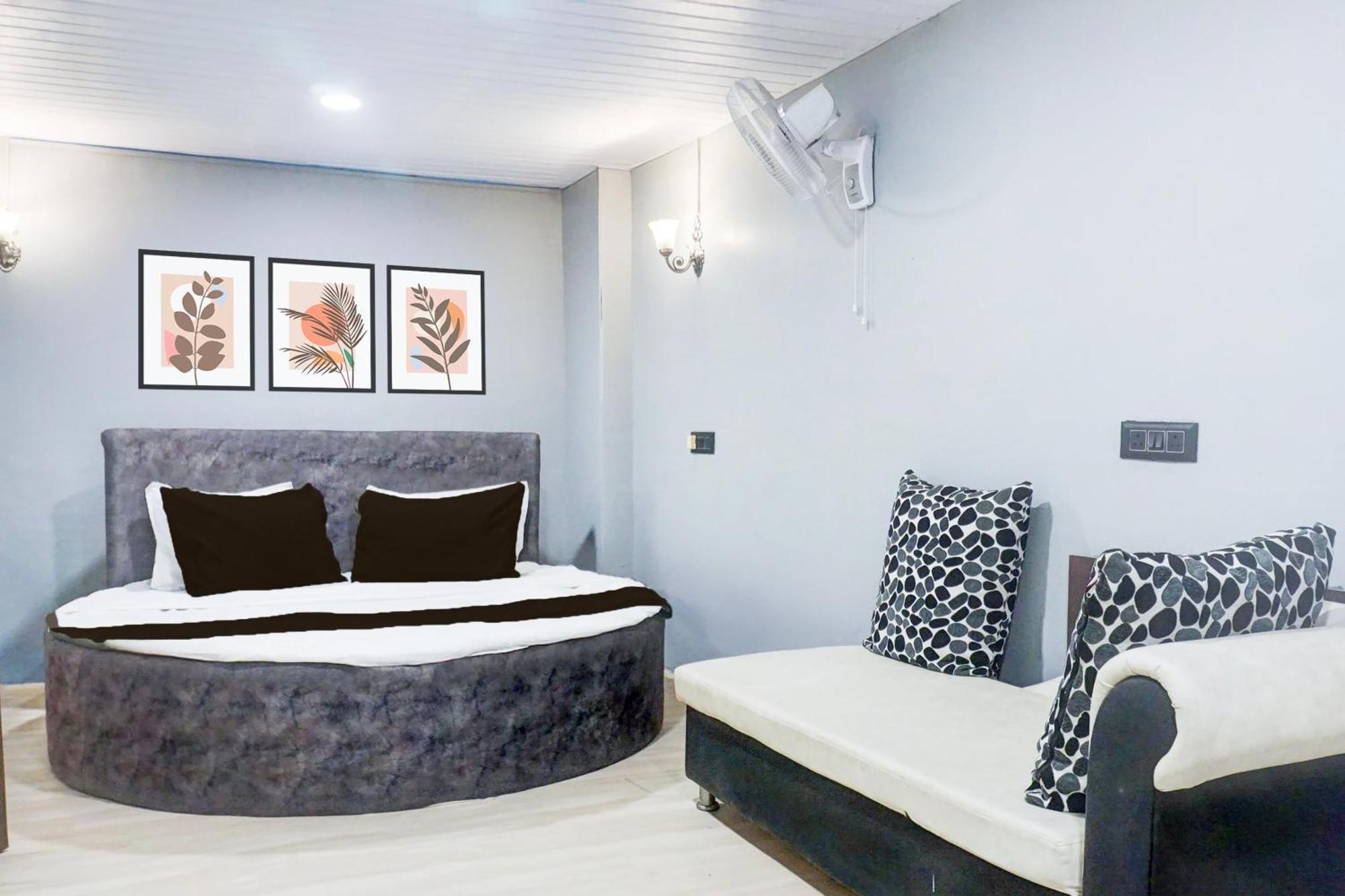 Hotel O The Highstreet Hometel Pune Bagian luar foto