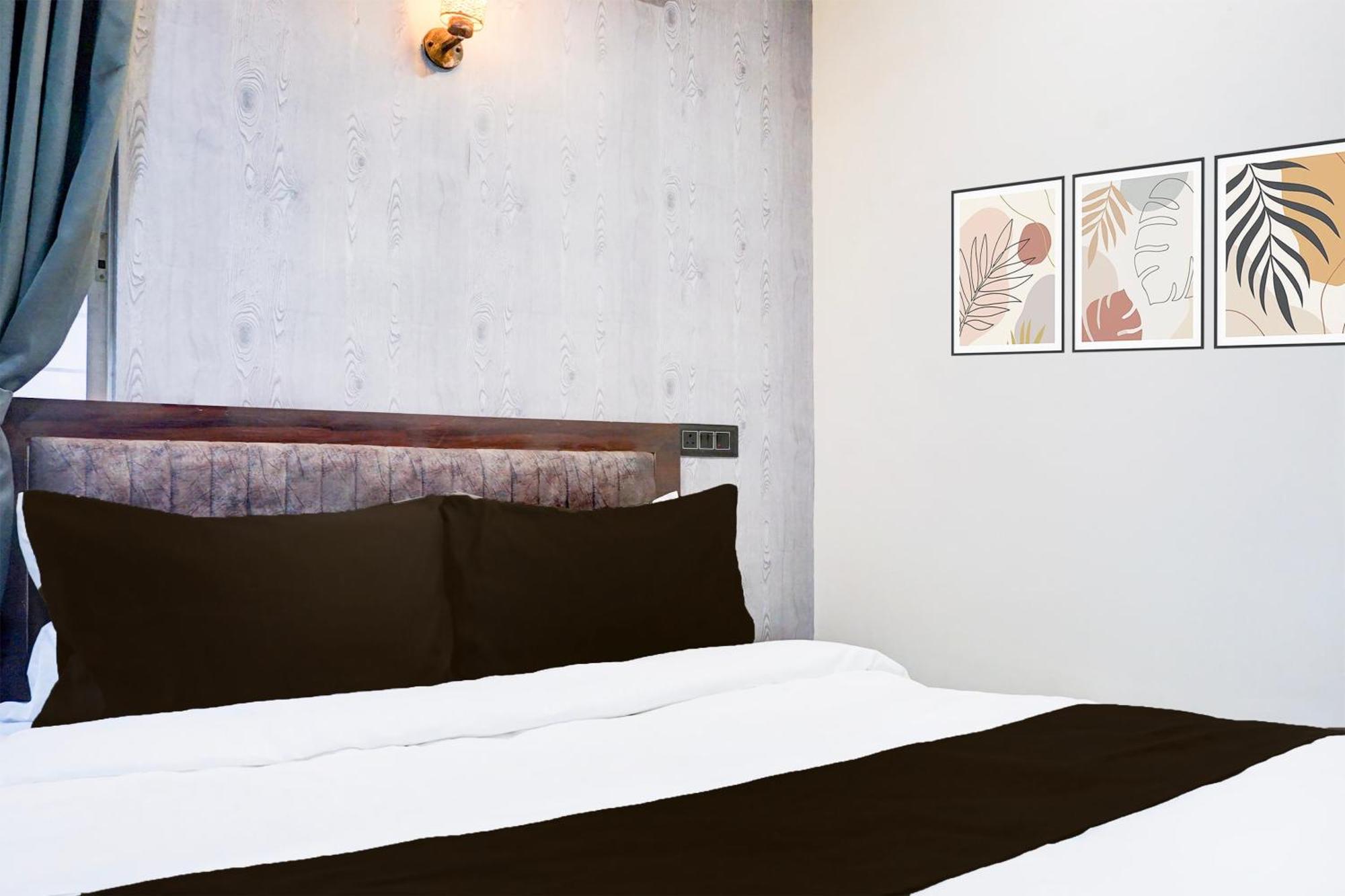 Hotel O The Highstreet Hometel Pune Bagian luar foto