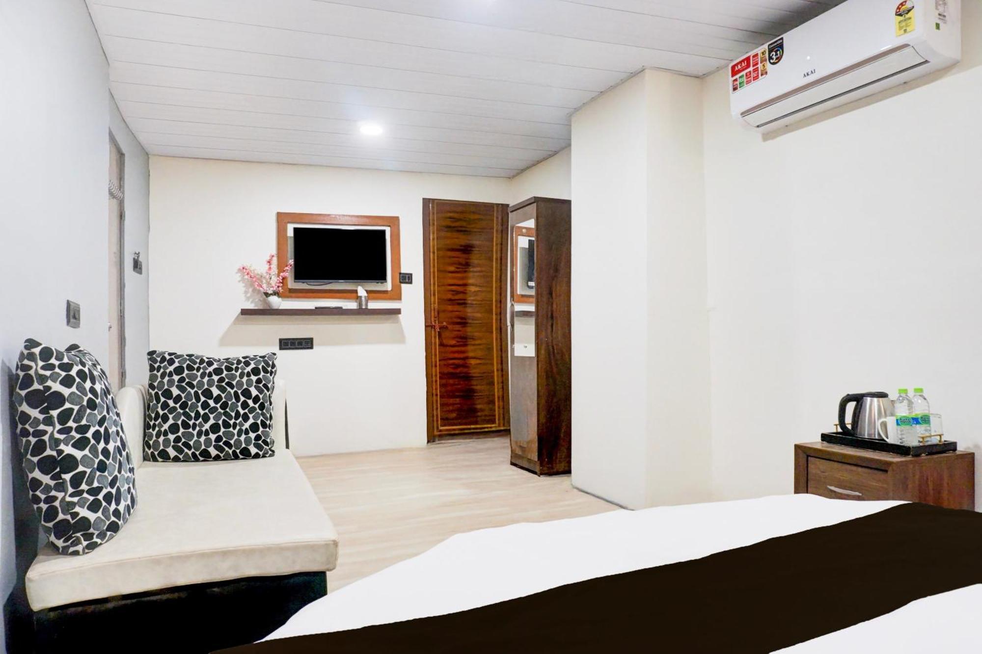 Hotel O The Highstreet Hometel Pune Bagian luar foto