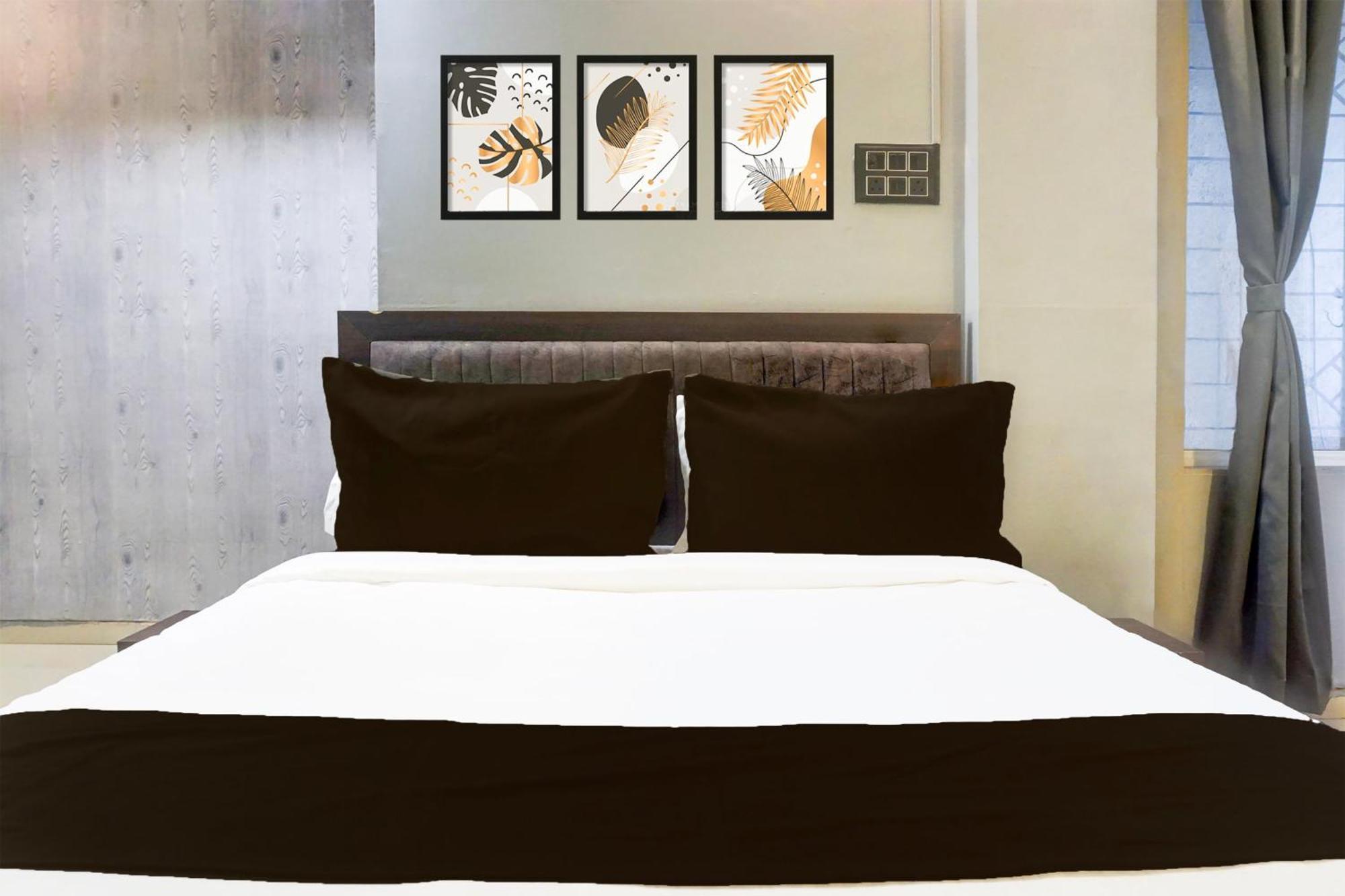 Hotel O The Highstreet Hometel Pune Bagian luar foto