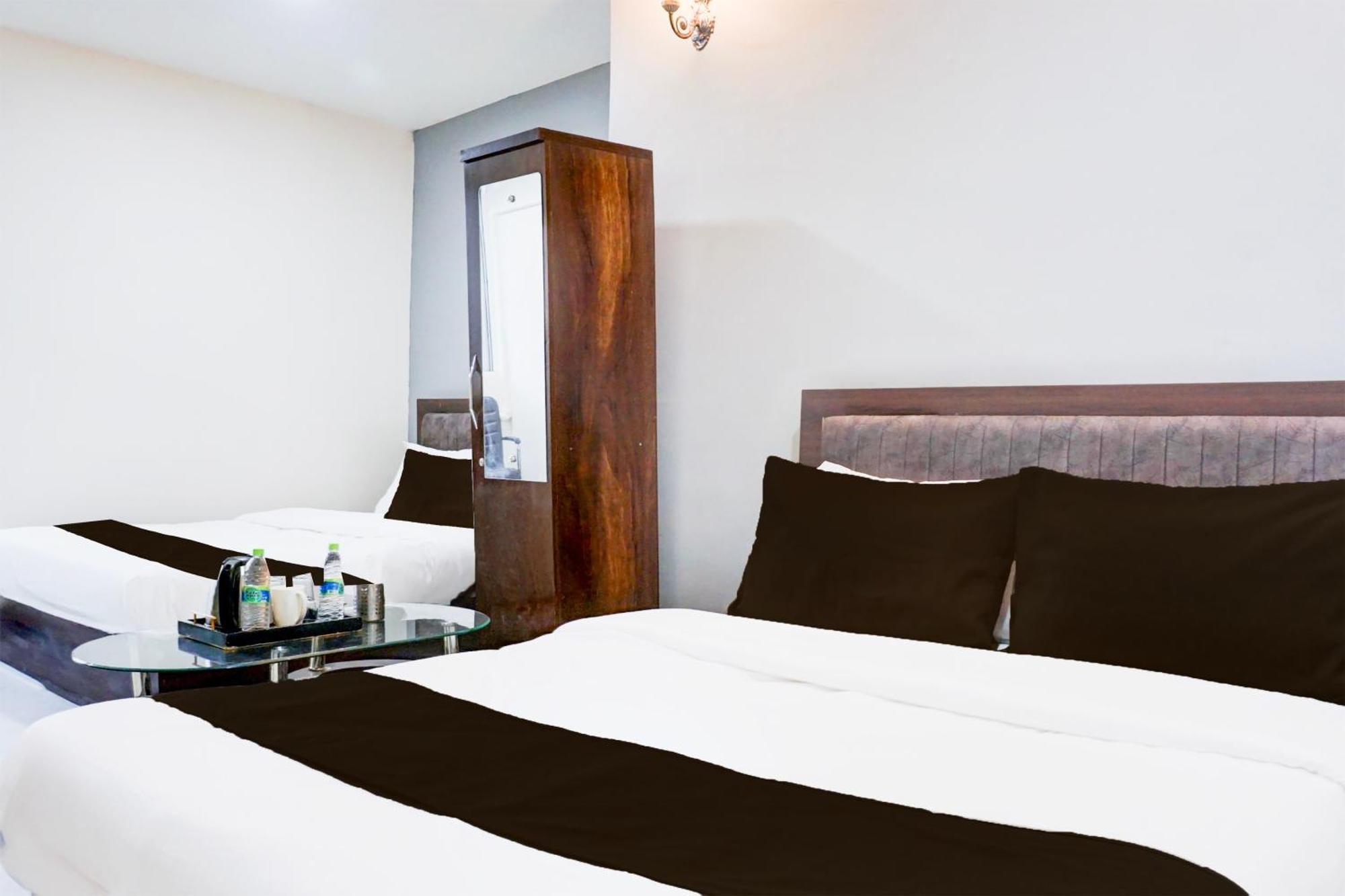 Hotel O The Highstreet Hometel Pune Bagian luar foto