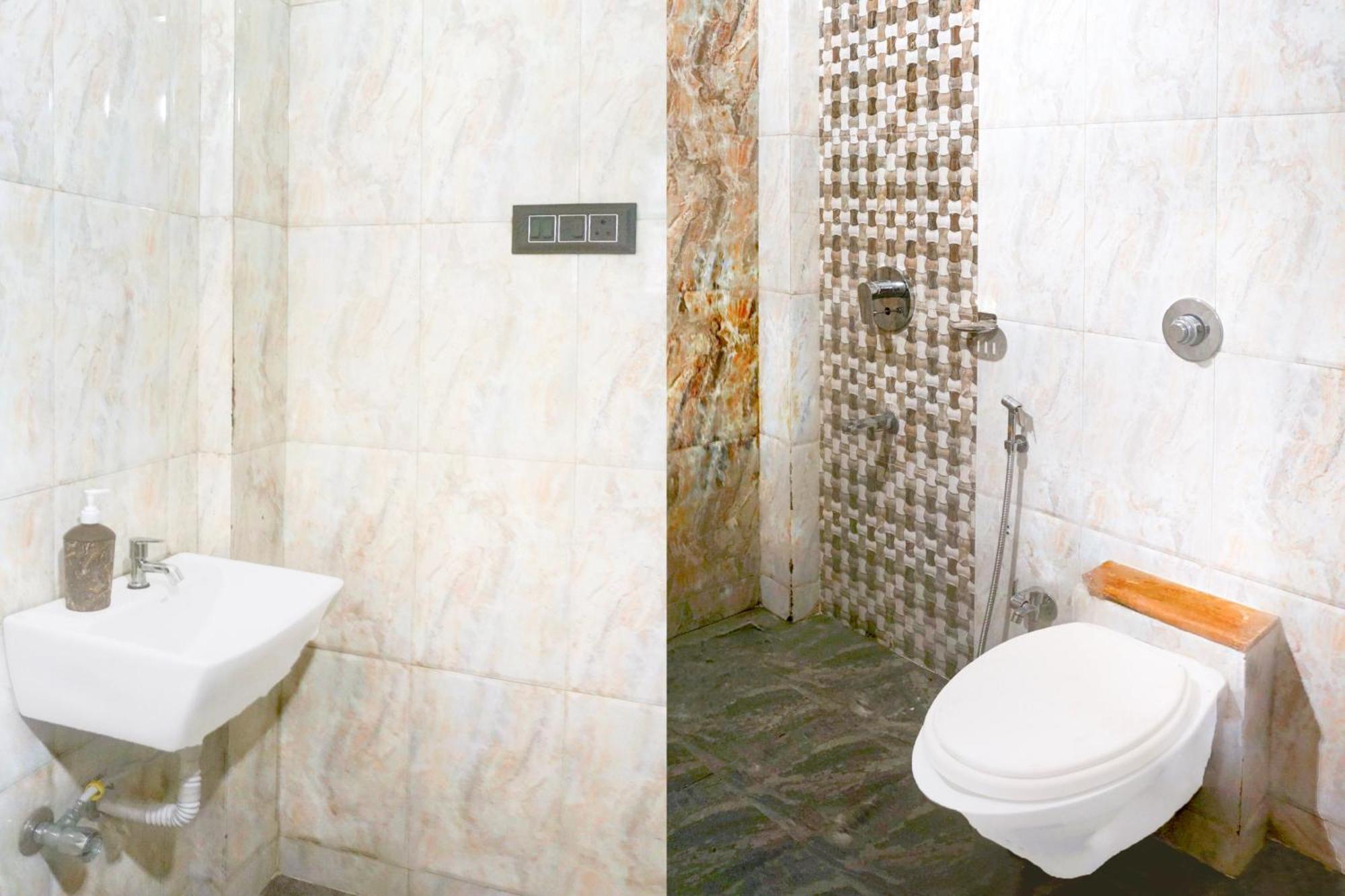 Hotel O The Highstreet Hometel Pune Bagian luar foto