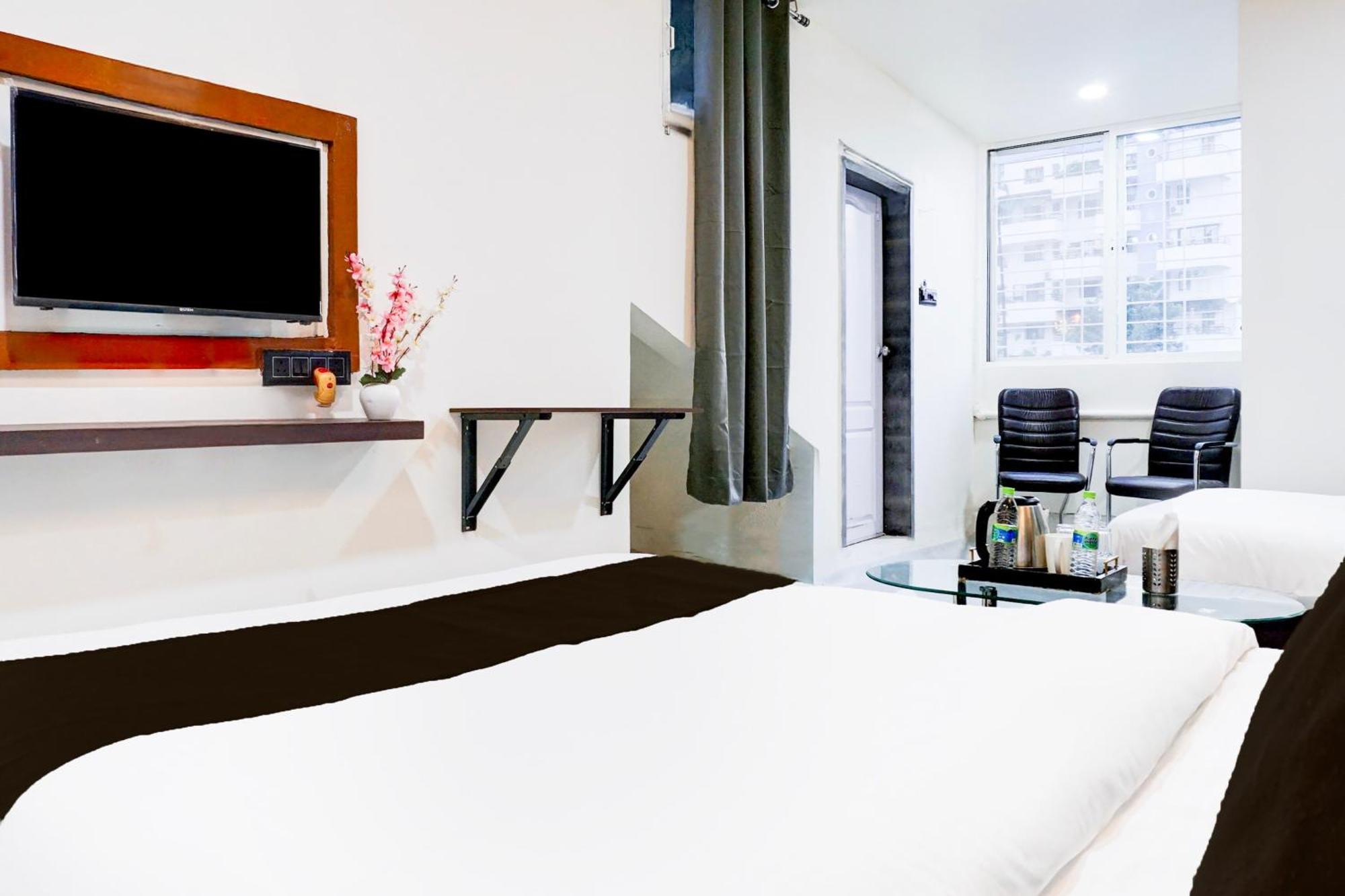 Hotel O The Highstreet Hometel Pune Bagian luar foto