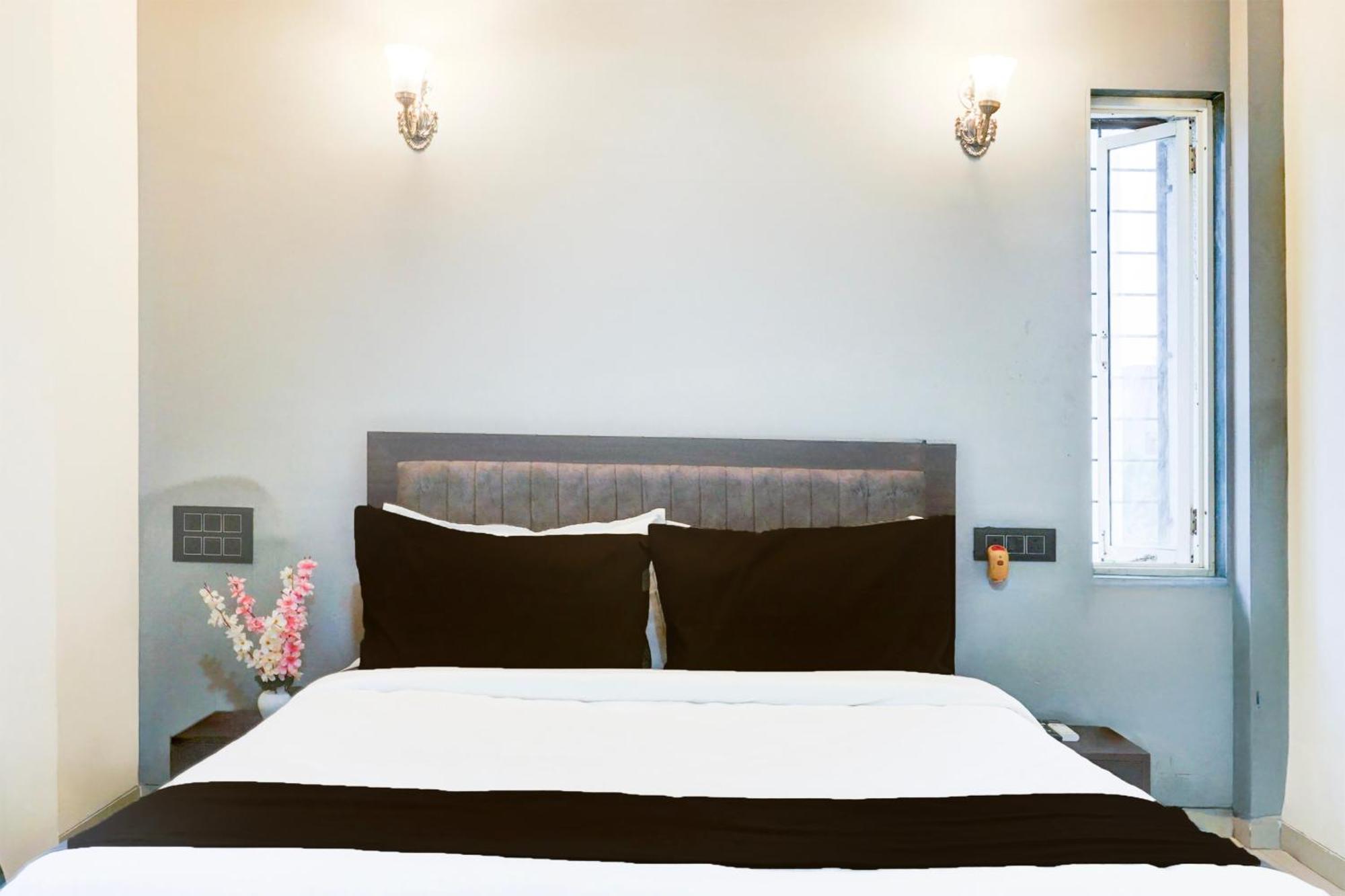 Hotel O The Highstreet Hometel Pune Bagian luar foto