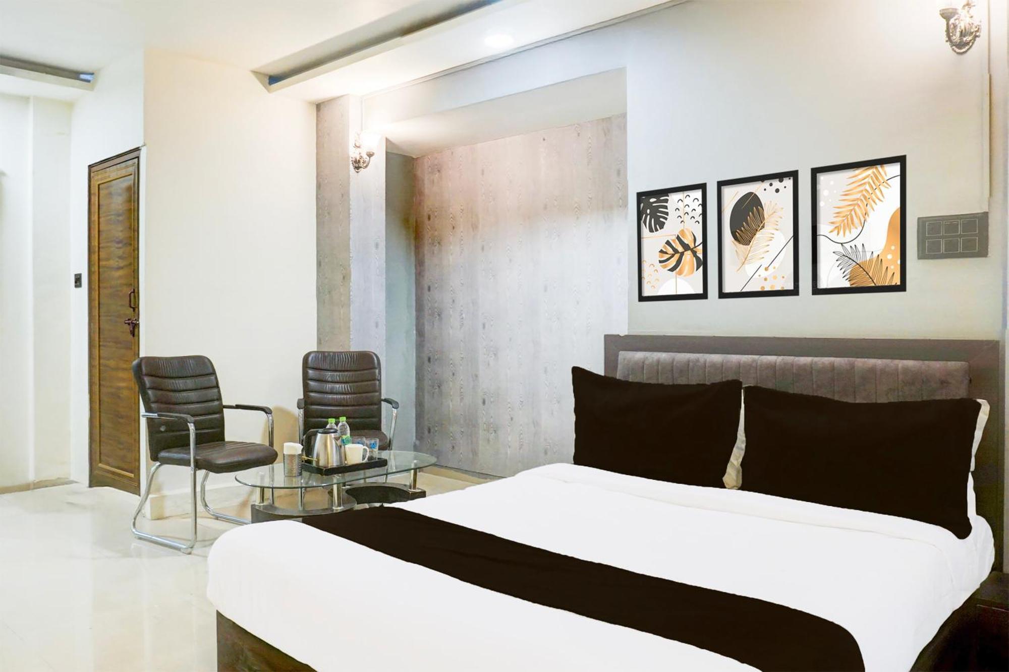 Hotel O The Highstreet Hometel Pune Bagian luar foto